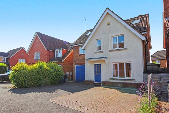 6 Bedroom Detached House To Rent In Hever Close, Thrapston, Kettering, NN14