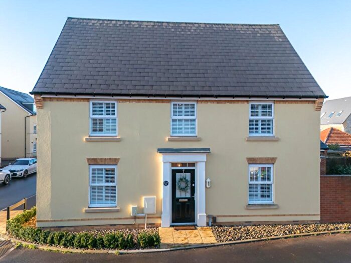 4 Bedroom Detached House For Sale In Barley Fields, Thornbury, South Gloucestershire, BS35