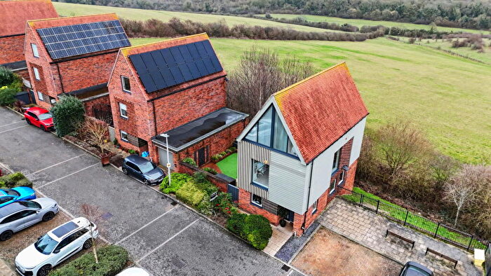 4 Bedroom Detached House For Sale In Elliotts Way, Horsted Park, Chatham, ME4