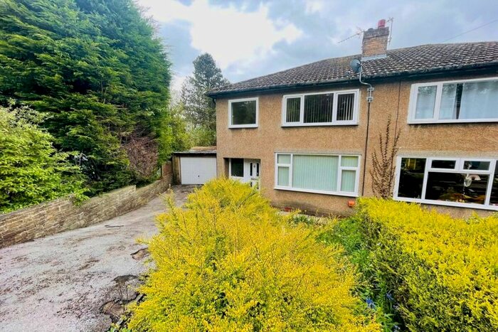 3 Bedroom Semi-Detached House To Rent In Southfield Drive, Riddlesden, Keighley, BD20