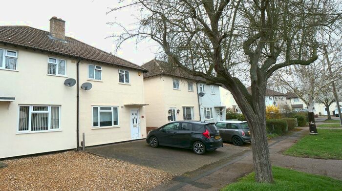 3 Bedroom Semi-Detached House To Rent In Shepherds Close, Cambridge, CB1