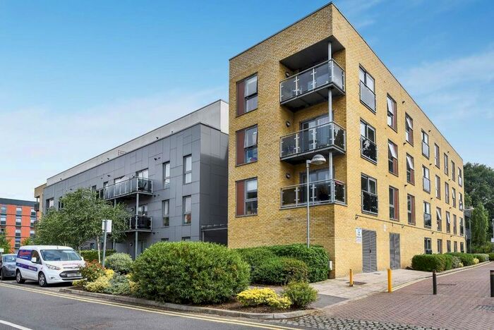 2 Bedroom Flat To Rent In St. Georges Grove, London, SW17