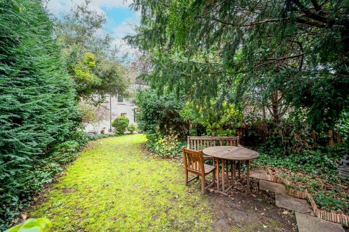 3 Bedroom Semi-Detached House To Rent In Morley Road, Lewisham, London, SE13