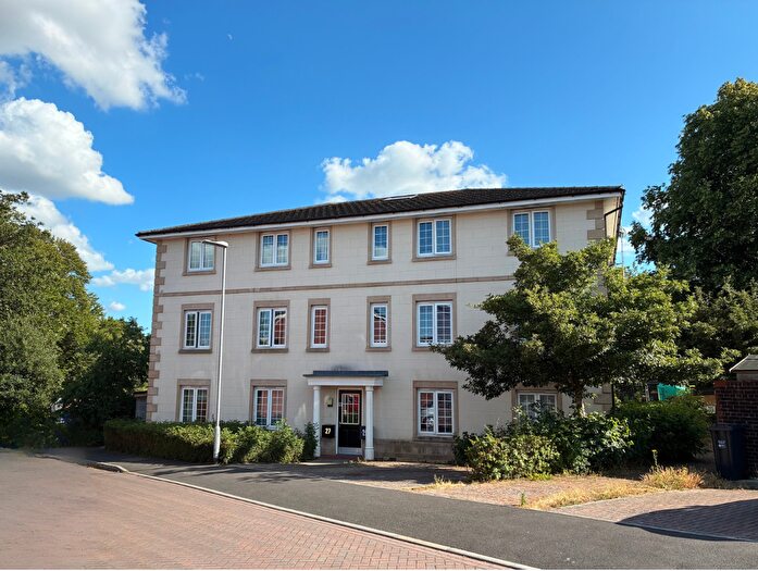 2 Bedroom Flat For Sale In Harbin Close, Yeovil, BA21