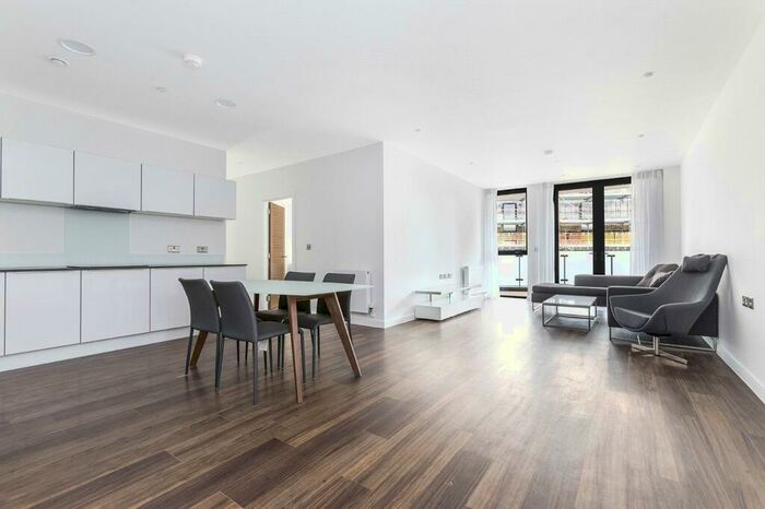 3 Bedroom Apartment To Rent In Hornbeam House, Quebec Way, Canada Water, London, SE16