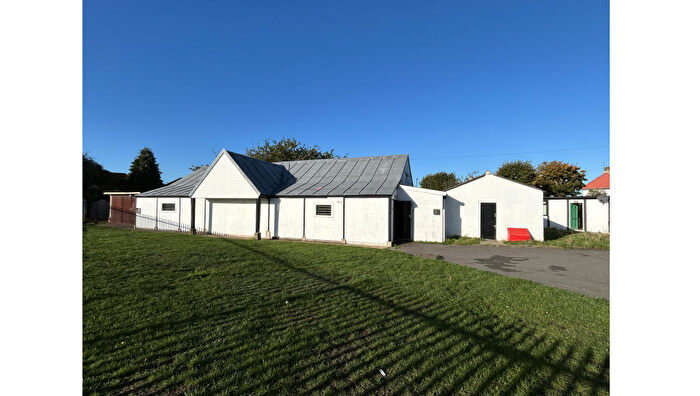 2 Bedroom Detached House For Sale In County Road, Norbury, Thornton Heath, Greater London, CR7