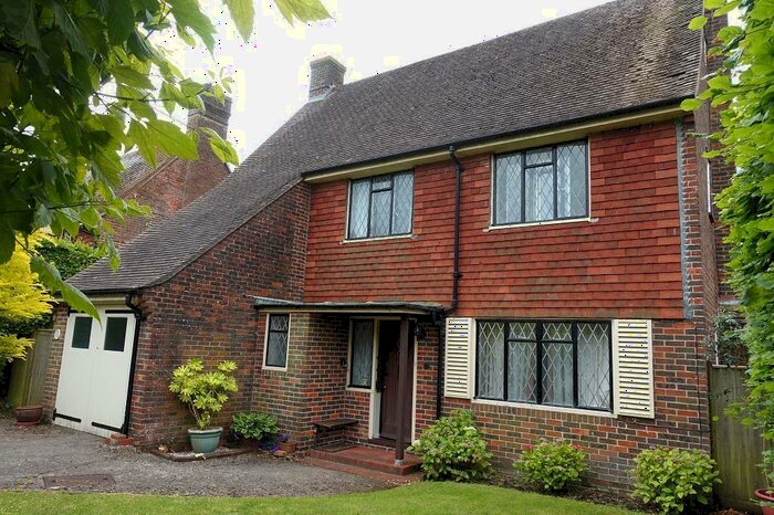 3 Bedroom Detached House To Rent In The Grove, Ratton, Eastbourne, BN20