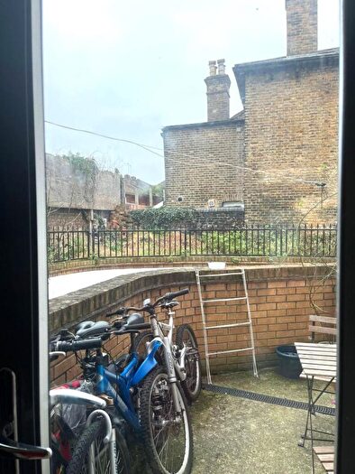 1 Bedroom Flat To Rent In Hatfield Road, London, E15