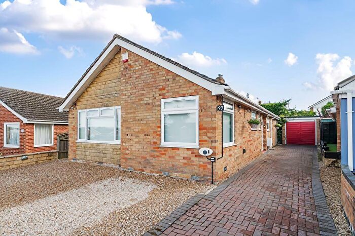 3 Bedroom Detached Bungalow For Sale In Kennington, Oxfordshire, OX1