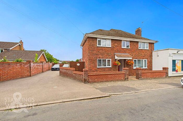 4 Bedroom Semi Detached House For Sale In Thelnetham Road, Hopton, Diss, IP22