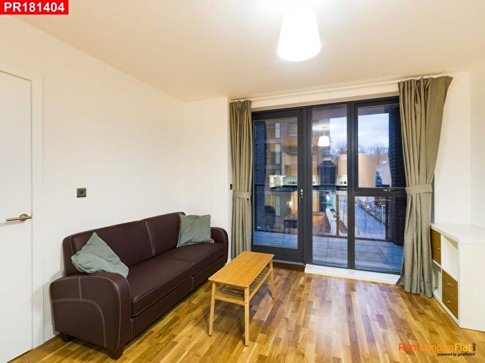 2 Bedroom Flat To Rent In Larkwood Avenue, London, SE10
