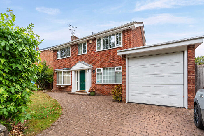 4 Bedroom Detached House For Sale In Hookstone Drive, Harrogate, HG2