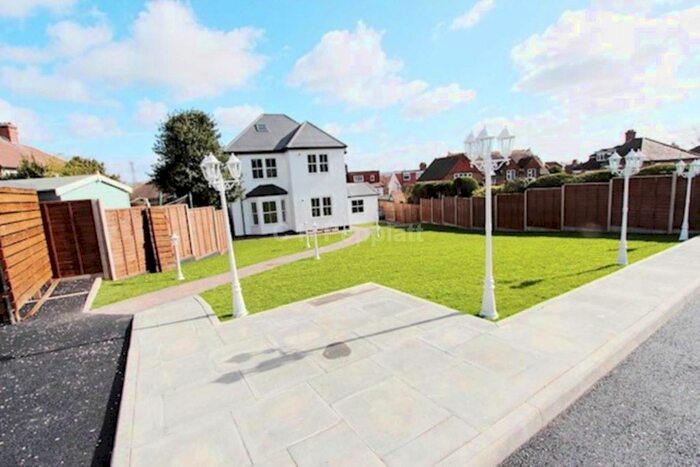 3 Bedroom Flat To Rent In Oakleigh Road North, Whetstone N20