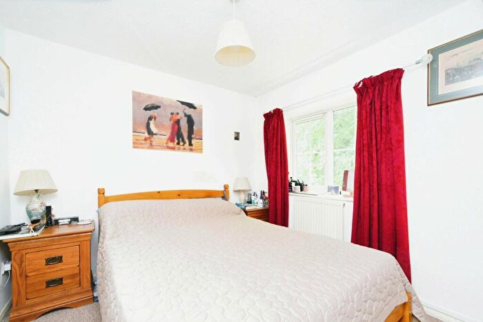 3 Bedroom End Of Terrace House For Sale In Hudson Way, Swindon, SN25