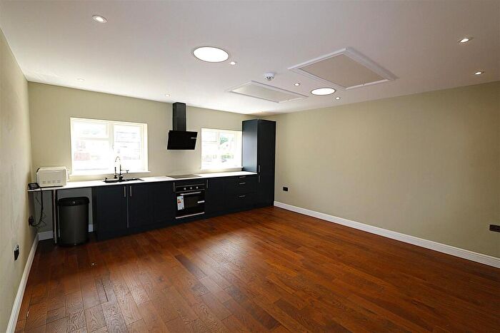 1 Bedroom Flat To Rent In High Street, New Malden, KT3
