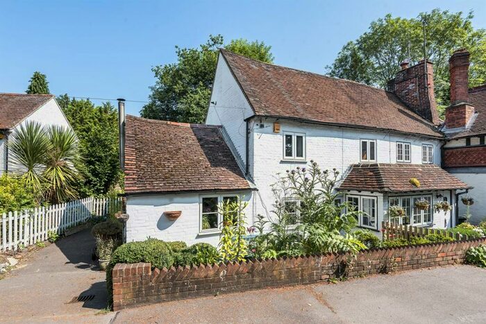 3 Bedroom Semi-Detached House To Rent In Bath Road, Calcot, Reading, RG31