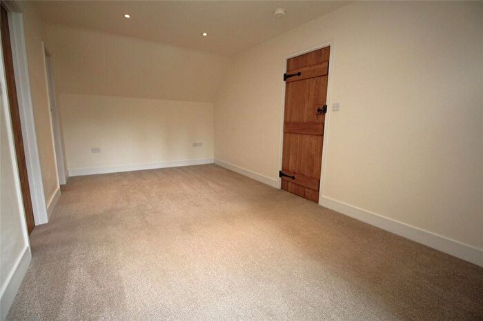 1 Bedroom Maisonette To Rent In Medstead Road, Beech, Alton, Hampshire, GU34