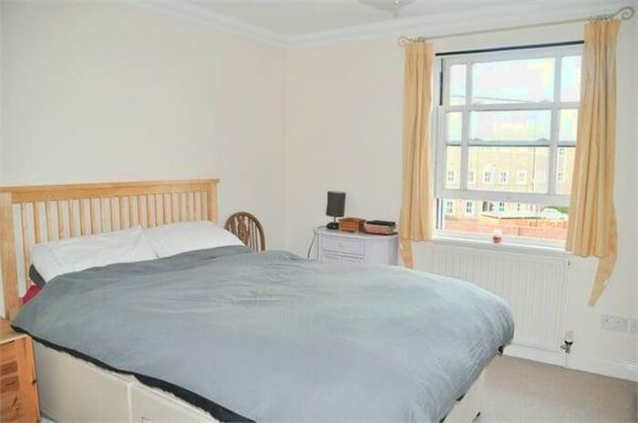 2 Bedroom Apartment To Rent In Becketts Court, Chelmsford, Essex, CM1