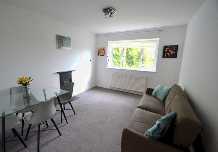 1 Bedroom Flat To Rent In Crescent Road, London, N8