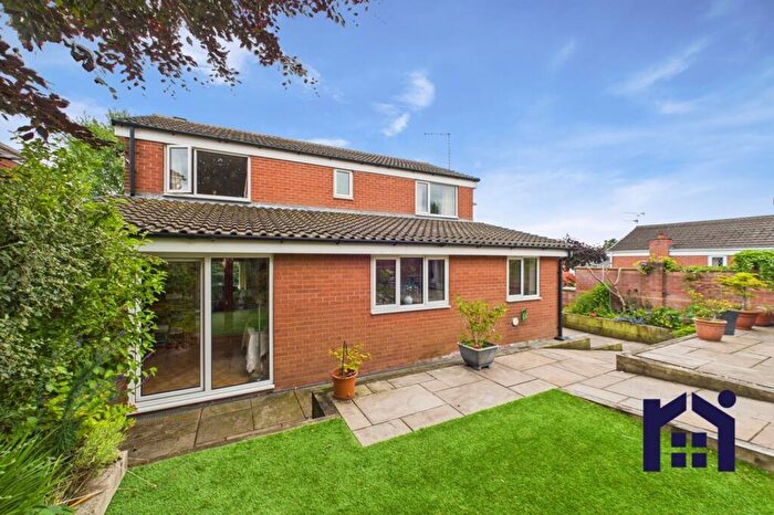 4 Bedroom Detached House For Sale In Higher Meadow, Leyland, PR25