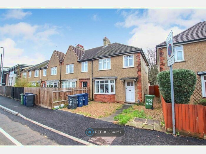 4 Bedroom Semi-Detached House To Rent In Histon Road, Cambridge, CB4