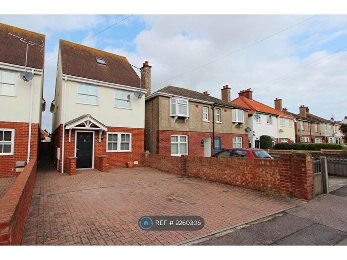 4 Bedroom Detached House To Rent In Middle Deal Road, Deal, CT14