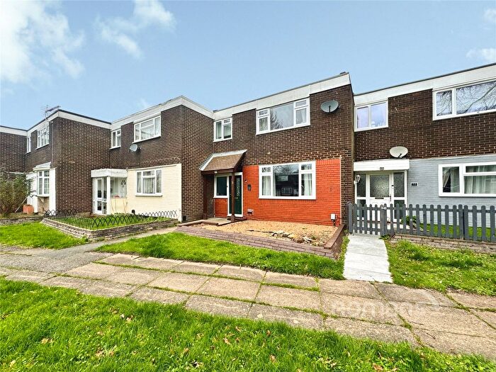 3 Bedroom Terraced House For Sale In Chaucer Road, Farnborough, Hampshire, GU14