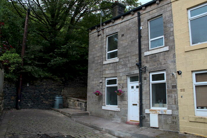 2 Bedroom End Of Terrace House To Rent In Gladstone Street, Todmorden, OL14
