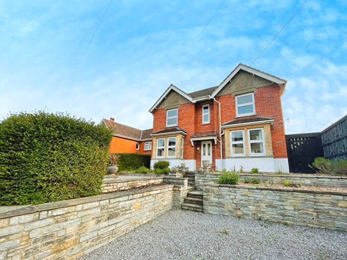 4 Bedroom Detached House To Rent In Somerton Road, Street, BA16