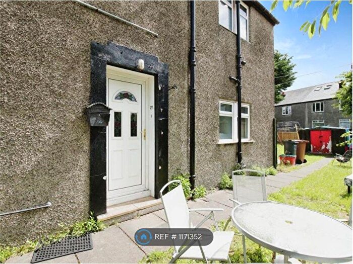 3 Bedroom Flat To Rent In Pilton Crescent, Edinburgh, EH5