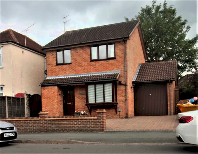 3 Bedroom Detached House To Rent In Horsell, GU21