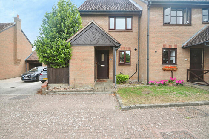 2 Bedroom Semi-Detached House To Rent In The Dell, Great Baddow, Chelmsford, Essex, CM2