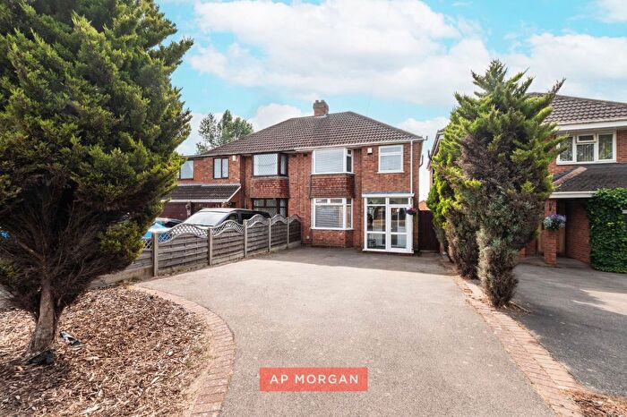3 Bedroom Semi Detached House For Sale In Old Lode Lane, Solihull, West Midlands, B92