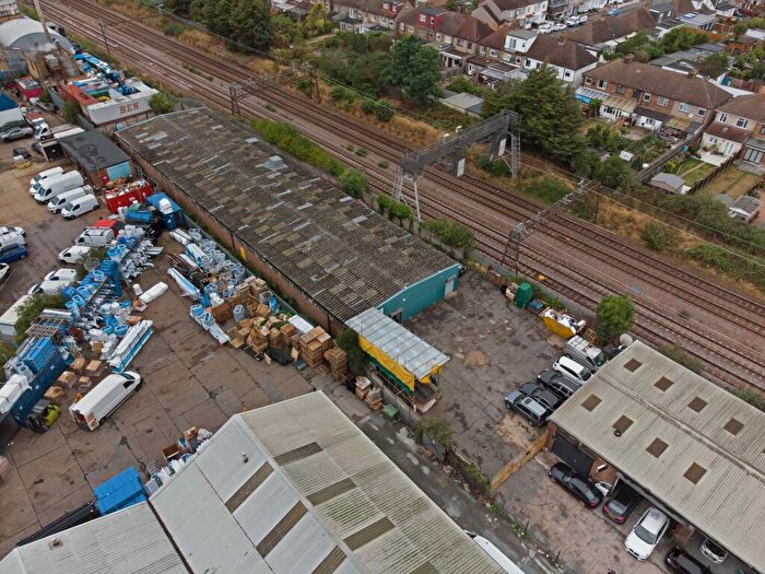 Property For Sale In Coppen Road, Dagenham, RM8