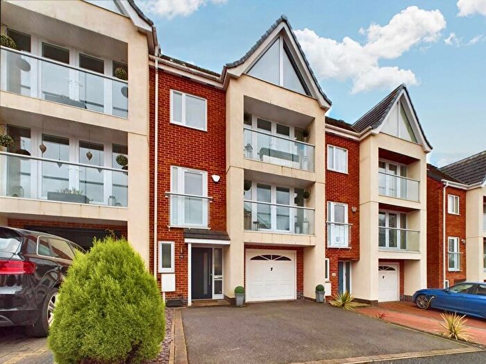 6 Bedroom Town House To Rent In Greenway Drive, Littleover, Derby, DE23