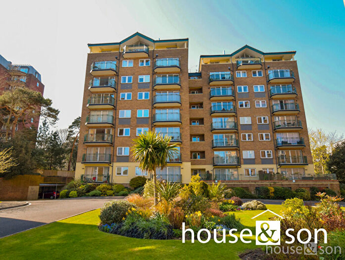 3 Bedroom Apartment For Sale In Keverstone Court, Manor Road, East Cliff, Bournemouth, BH1
