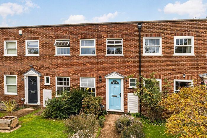 3 Bedroom Property To Rent In Lancaster Place, Twickenham, TW1