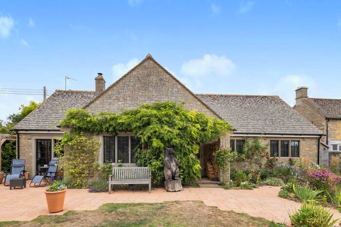 4 Bedroom Detached Bungalow To Rent In Lechlade Road, Langford, GL7