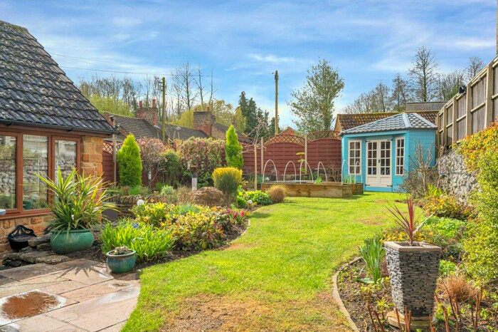 5 Bedroom Detached House For Sale In Stoke Albany, Market Harborough, LE16