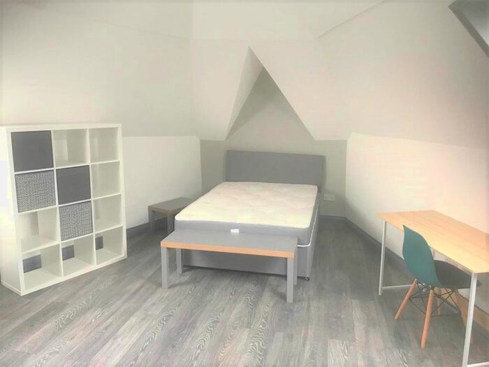 4 Bedroom Maisonette To Rent In Mirador Crescent, Uplands, Swansea, SA2