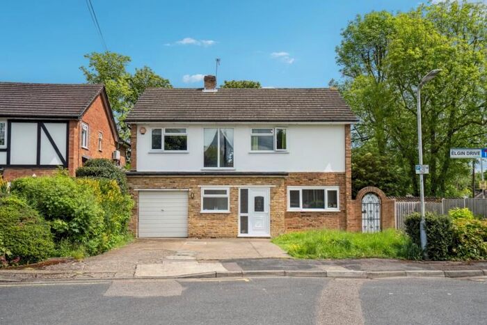 4 Bedroom Detached House To Rent In Elgin Drive, Northwood, HA6