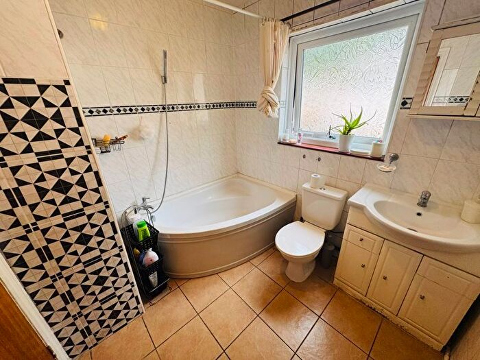 3 Bedroom End Of Terrace House For Sale In Florence Road, Southall, UB2