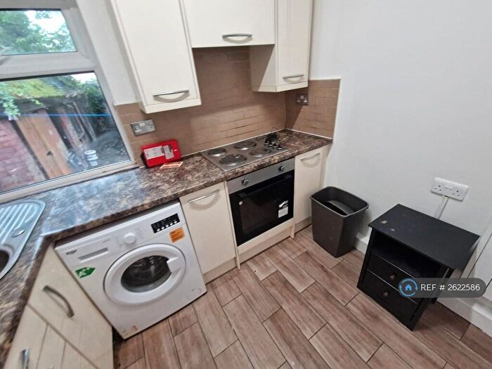 1 Bedroom Flat To Rent In Godfrey Road, Salford, M6