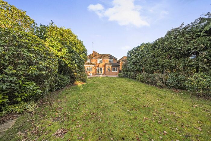 4 Bedroom Detached House For Sale In Lynwood Close, Woodham, Addlestone, GU21