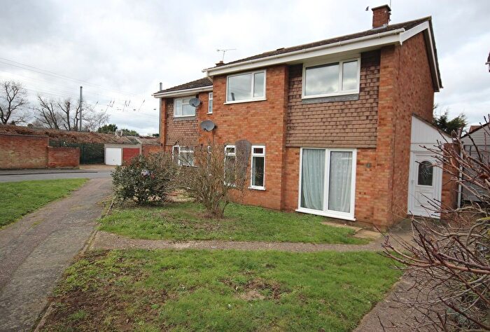 3 Bedroom Semi-Detached House To Rent In St Andrews Close, Flitwick, MK45