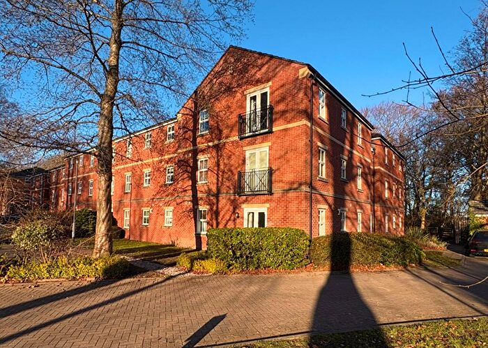 2 Bedroom Flat To Rent In Sandlewood Crescent, Meanwood, Leeds, LS6