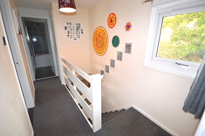 3 Bedroom Terraced House For Sale In Lon Ceirios, Newtown, Powys, SY16