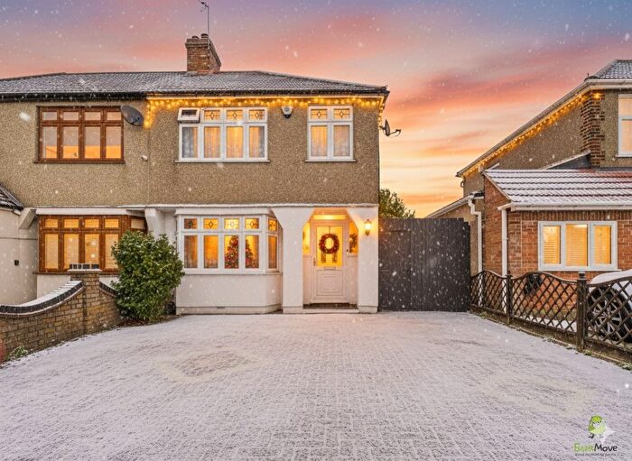 3 Bedroom Semi Detached House For Sale In Long Lane, Bexleyheath, Kent, DA7