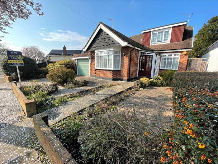 4 Bedroom Bungalow For Sale In Tay Way, Rise Park, RM1