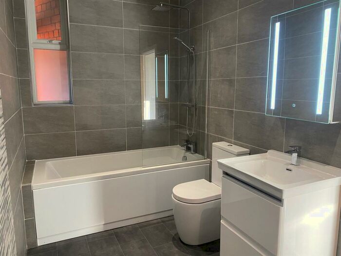 2 Bedroom Apartment To Rent In Bargate, Grimsby, DN34
